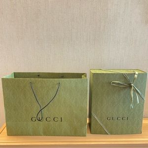 Gucci oversized bag & box